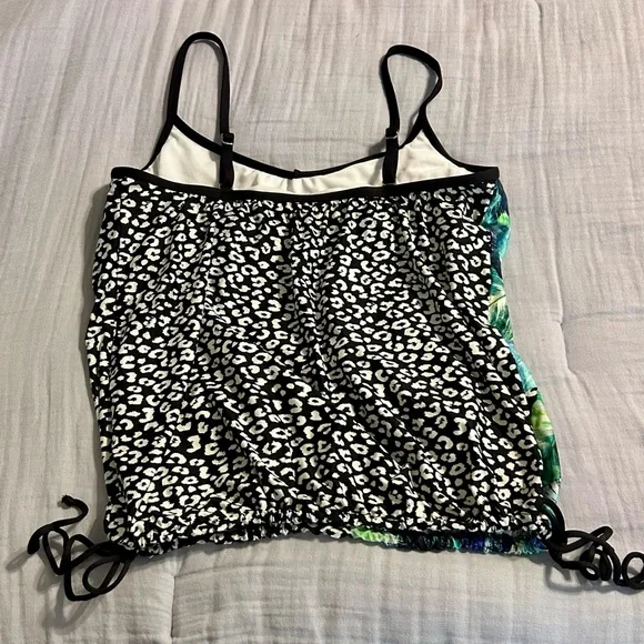 24th & Ocean Multi Printed Tankini Top w/ Adjustable Tie Bottom Sz M - Picture 2 of 5